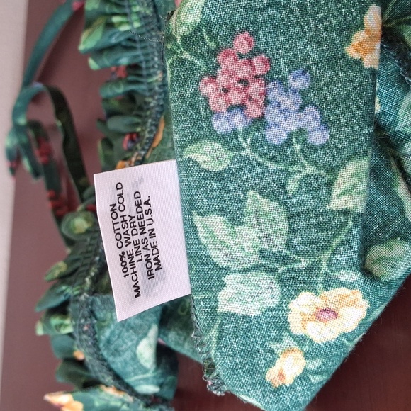 Longaberger Small Peg Basket with Fabric Liner and Plastic Protector 1998 - Picture 15 of 16